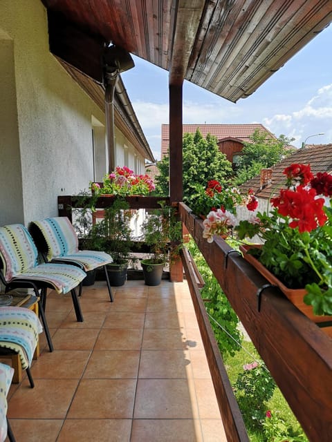 Garden, View (from property/room), Balcony/Terrace, Balcony/Terrace, Seating area, Garden view