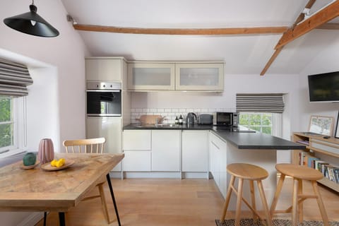 The Hayloft by Black Door Stays House in Mendip District