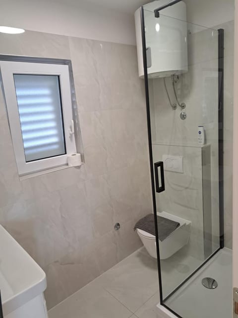 Seafront Suites Maja Apartment in Vis