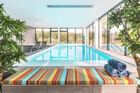 Hot Tub, Sauna, Solarium, Steam room, Spa and wellness centre/facilities, Swimming pool