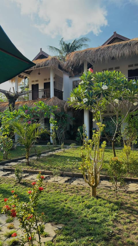 Cewin's Homestay Bed and Breakfast in Pujut