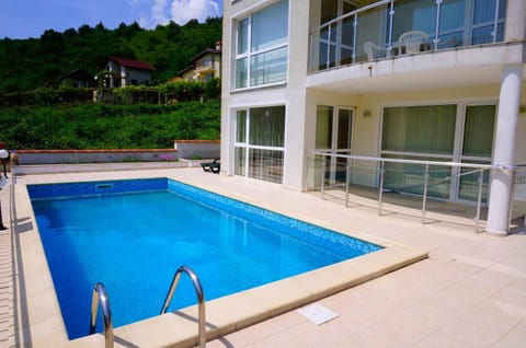 Property building, Swimming pool, Swimming pool