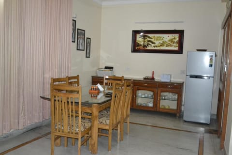 Raj Cottage Ganga Vatika Pensão in Rishikesh