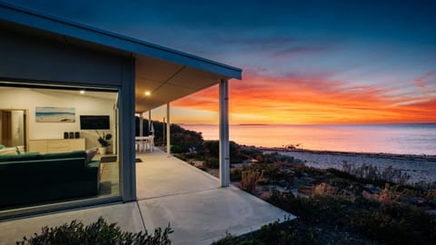 Beachside House in Coffin Bay