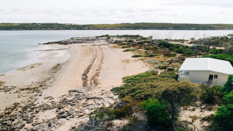 Beachside House in Coffin Bay