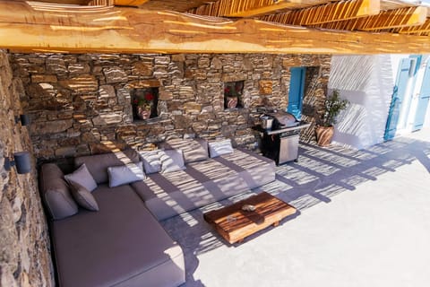 Livadi House Villa in Mykonos, Mikonos 846 00, Greece