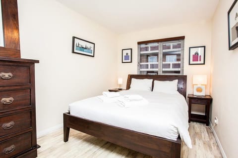 Modern and Spacious Central 1 Bedroom Apartment with Balcony Apartment in London Borough of Southwark