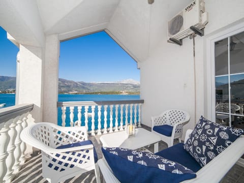 Balcony/Terrace, Seating area, Sea view