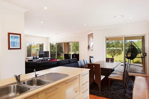 Peppertree Lodge Hunter Valley House in Rothbury