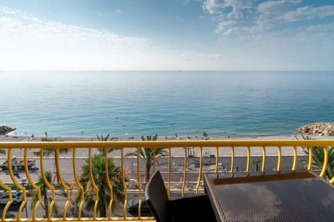Beachfront apartment Promenade Des Anglais Condo in Nice