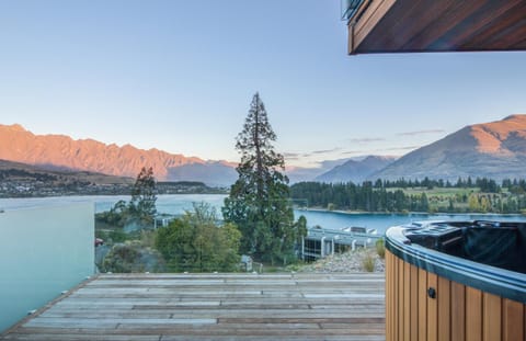 Patio, Patio, Hot Tub, Balcony/Terrace, Balcony/Terrace, Lake view, Mountain view, Sunset