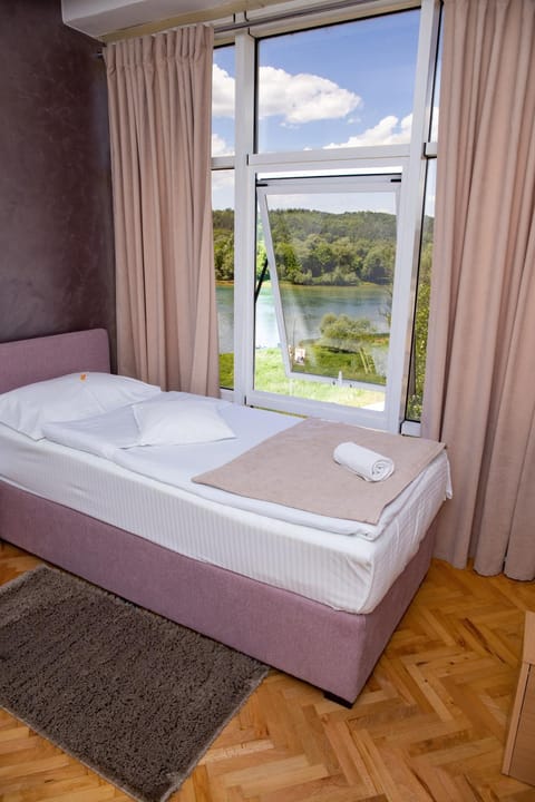 Bed, Natural landscape, Photo of the whole room, Bedroom, River view