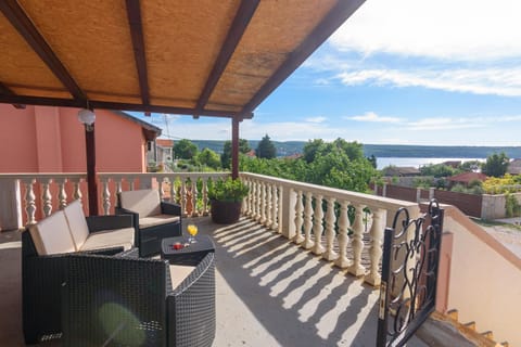 Balcony/Terrace, Sea view, Street view