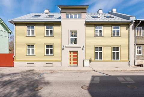 Tallinn Apartment Hotel - No Contact Check In Condo in Tallinn