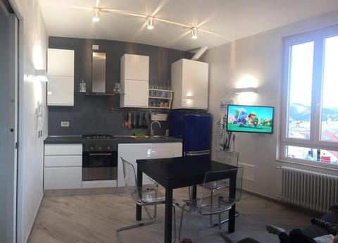 TV and multimedia, Kitchen or kitchenette, Living room, Dining area