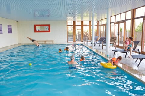 People, Swimming pool, Swimming pool, children, Family