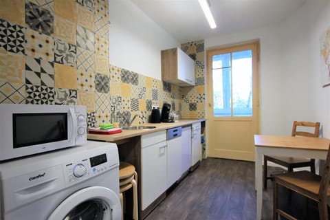 Centrally located 2-room apartment Condo in Hanover