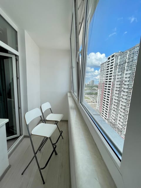 Nearby landmark, Balcony/Terrace, City view, Street view