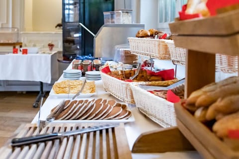 Breakfast, Buffet breakfast