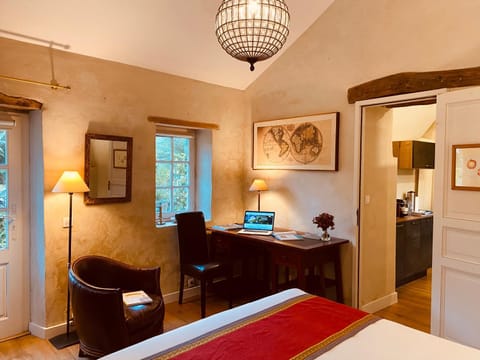 Seating area, Bedroom