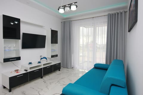 Communal lounge/ TV room, Living room, Seating area