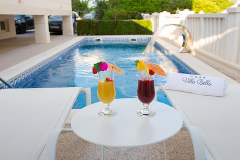 Swimming pool, Drinks