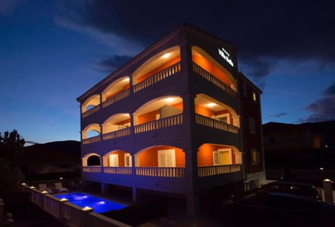 Villa Apartments Art Condo in Trogir