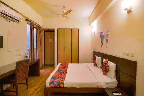 FabHotel Merriment City Hotel in Noida