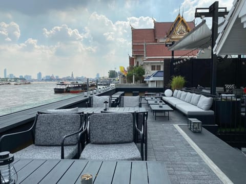 Restaurant/places to eat, Balcony/Terrace, Lounge or bar, Landmark view, River view