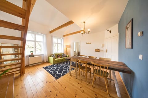 Living room, Dining area