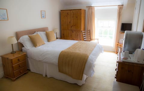Llwyn Onn Guest House Bed and Breakfast in Wales