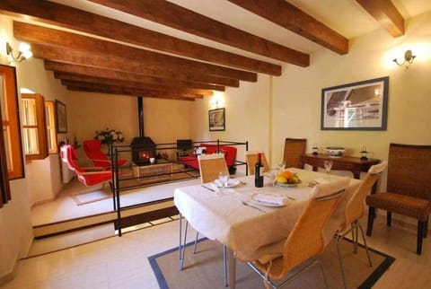 Casa Fornalutx with Air Conditioning and a roof terrace with great views Haus in Fornalutx