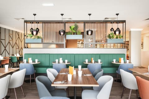 Restaurant/places to eat, Lounge or bar, Food and drinks, Seating area, Dining area, Food, Breakfast, Continental breakfast, Buffet breakfast, English/Irish breakfast, Lunch, Dinner, Drinks, Alcoholic drinks, Non alcoholic drinks