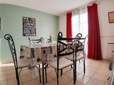 Disney, very nice 2 bedrooms family apartment, wifi, NETFLIX 8 pers Apartment in Chessy
