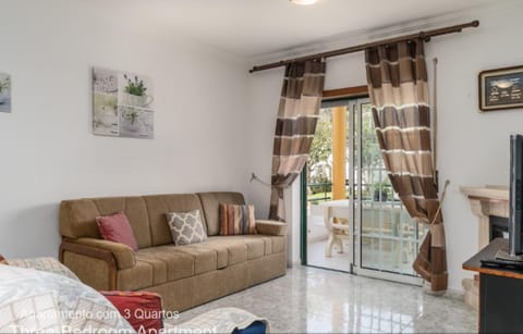 Akisol Albufeira Falesia IV Condo in Olhos de Água