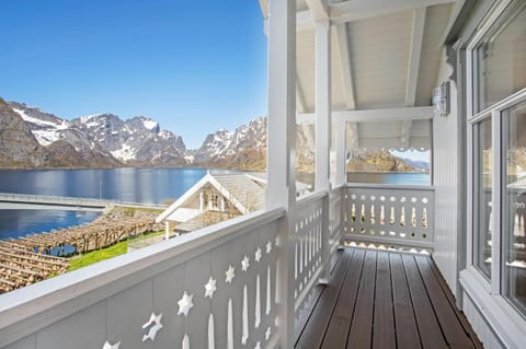 Balcony/Terrace, Seating area, Landmark view, Mountain view, Sea view
