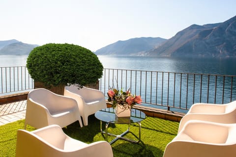 The Terrace on the Lake Apartment in Province of Brescia