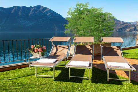 The Terrace on the Lake Apartment in Province of Brescia