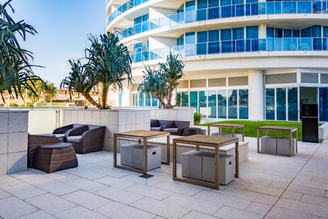 Holiday Holiday H-Residences Apartments Condo in Surfers Paradise Boulevard