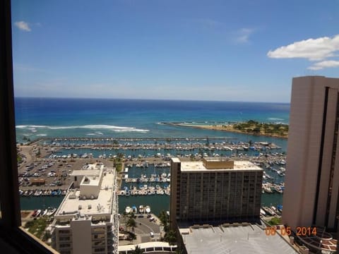 Waikiki Vacation 10 Condo in Honolulu