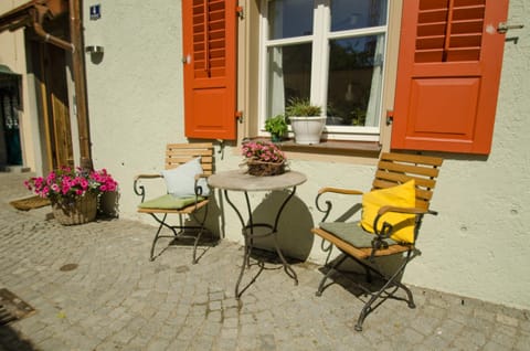 Patio, Seating area