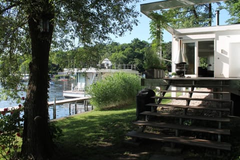 Property building, Garden view, Lake view