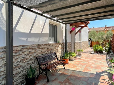 Balcony/Terrace, Garden view