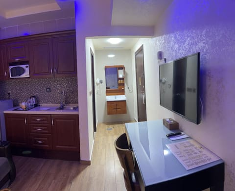 Communal lounge/ TV room, Kitchen or kitchenette