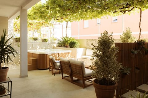 Patio, Day, Hot Tub, View (from property/room), Balcony/Terrace, Seating area