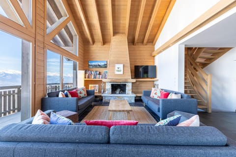 Communal lounge/ TV room, Living room