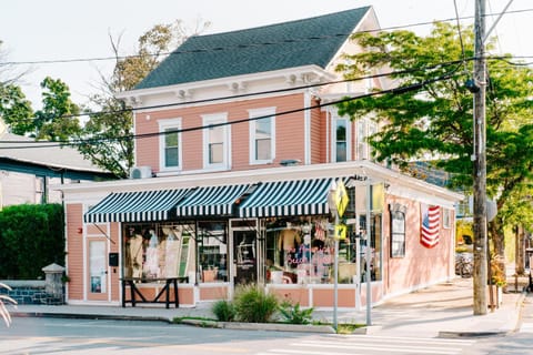 Lobby or reception, Street view