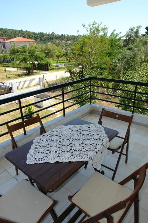 Balcony/Terrace, Mountain view