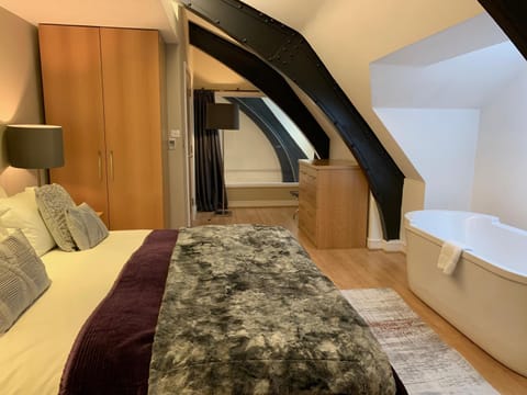 Quebecs Luxury Apartments Appartement-Hotel in Leeds