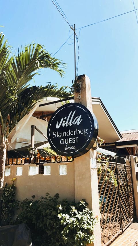 Villa Skanderbeg Guest House Alojamiento y desayuno in Puerto Princesa